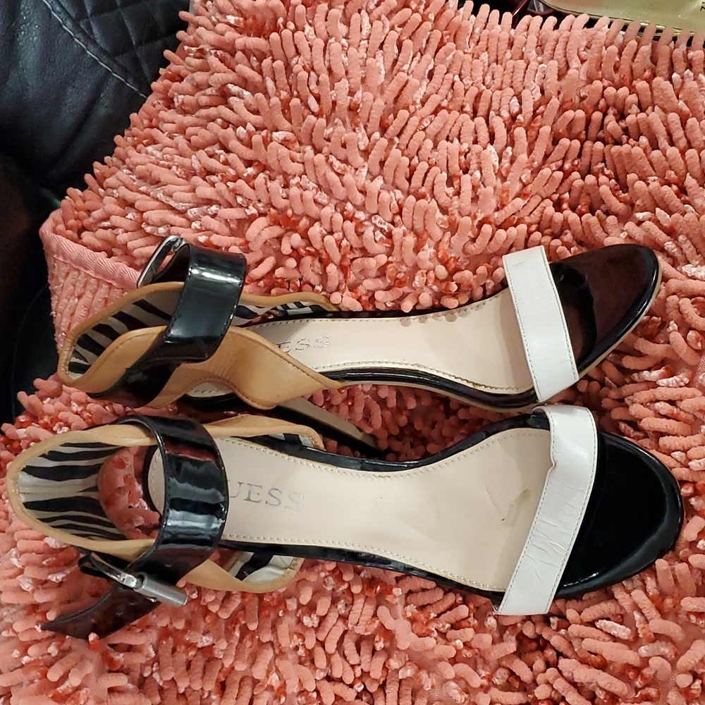 Shoes - Picture 6 of 8